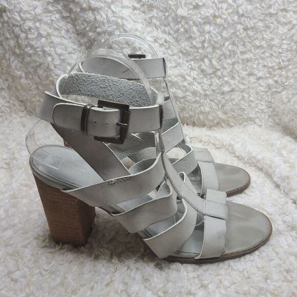 Urban Outfitters Huarache Vegan Leather Block Heel Sandals size 10 - Picture 1 of 6